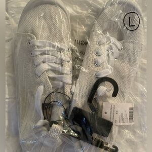 Soulmate Tennis/beach Sneakers NWT Size 10